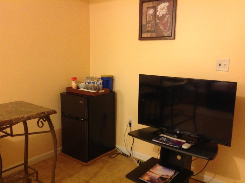 Mojoy Homesuites At Runyon Newark Eksteriør bilde
